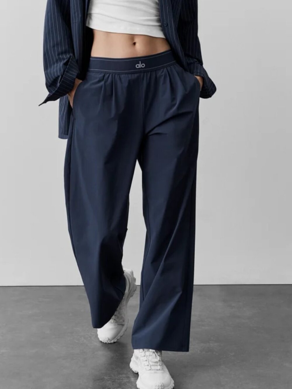 ALO Yoga🌌Suit Up Trouser Navy Blue Regular NWT💟Elevated Style Pants - Picture 7 of 8